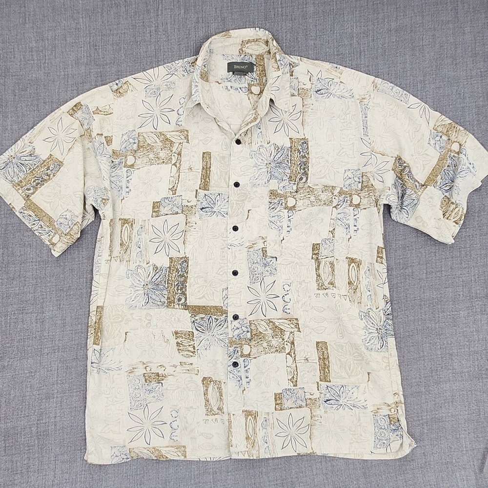 Vintage Bruno 100% Silk Hawaiian Themed Button Down Casual Pocket Shirt. Large.